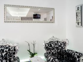 Easy Chic Nail Atelier