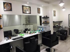 Roberto Haircut e Shaves