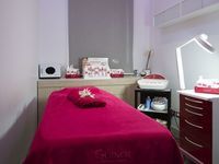 Skin Beauty Lounge - via Sigieri