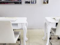 V-Top Nail Salon - via Maiocchi