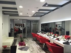 12 Hair & Nail Room