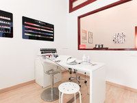 Nail Lounge