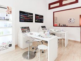 Nail Lounge