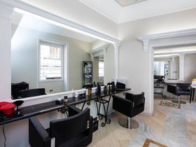 Dadà Salon - Looking Glass