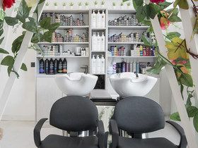 225 Corner Hairdressing