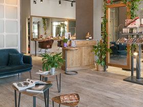 Knot Salon Aveda