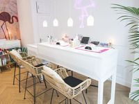 Flamingo Nails Bar