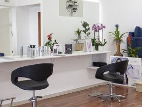 Different Hair Studio