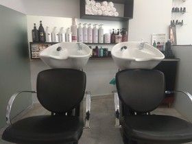 Dora Hair Salon