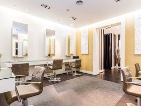 B68 By Sandro Hairstylist