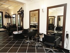 Beauty Salon Eiffel – Ukiyo Yukata