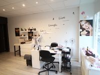 Sophie Pozzobon - Make up & Nail Artist